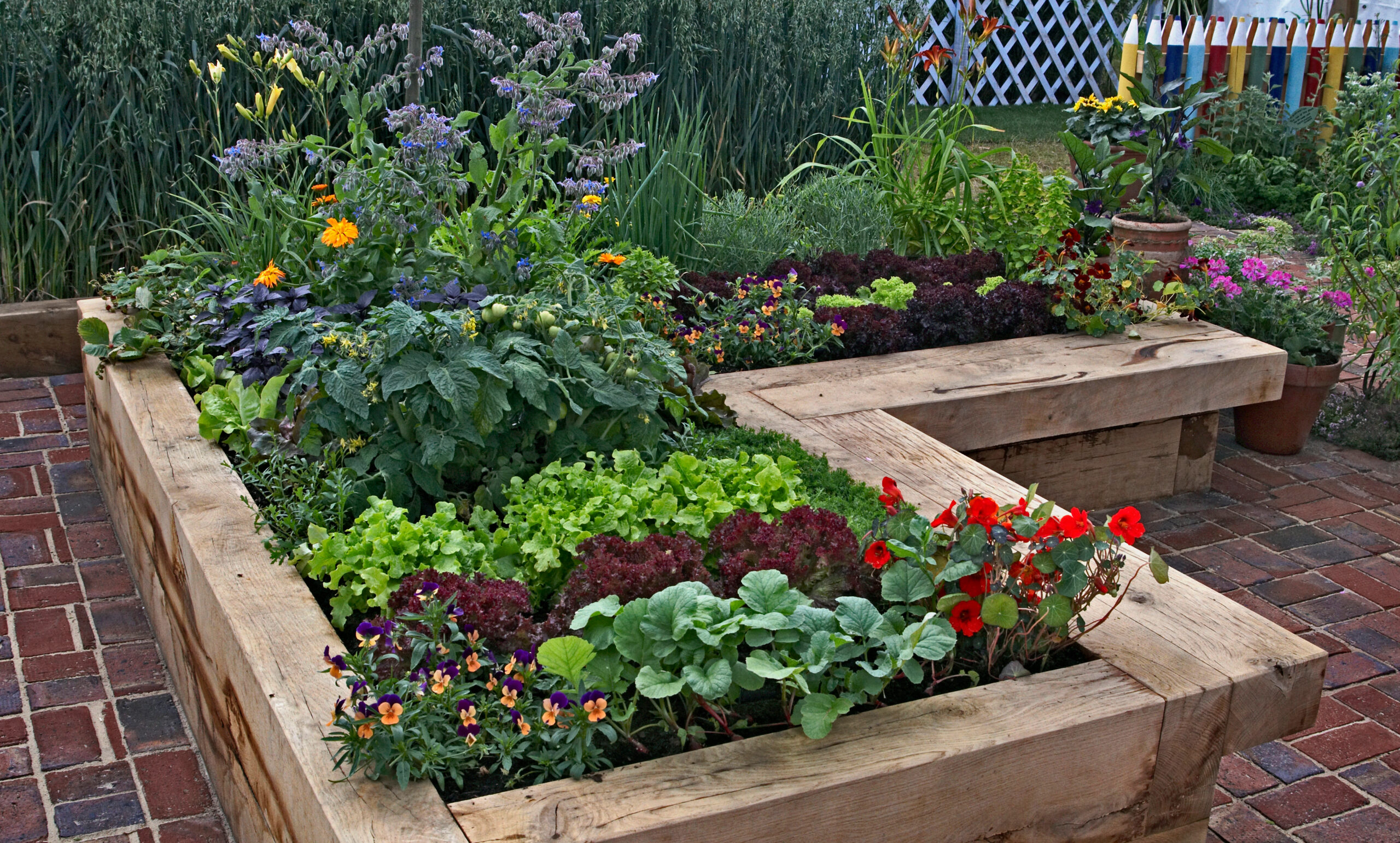 Simple Ways Of Maximizing Harvests In Your Raised Garden Bed By Using Crop Rotation Landecor